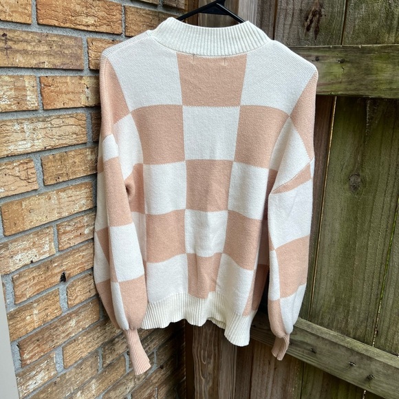 Cozy Cream and Tan Checkered Sweater - Picture 3 of 3